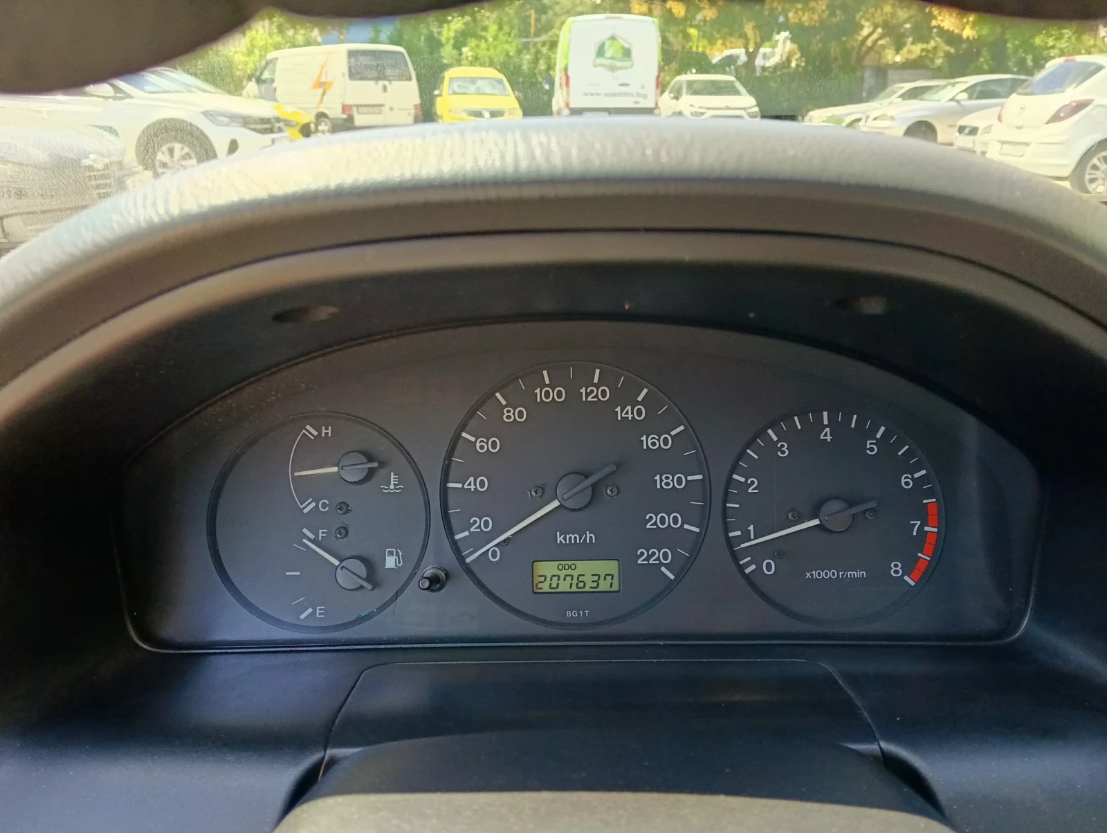 Mazda 323 1.6, снимка 6 - Автомобили и джипове - 55683199
