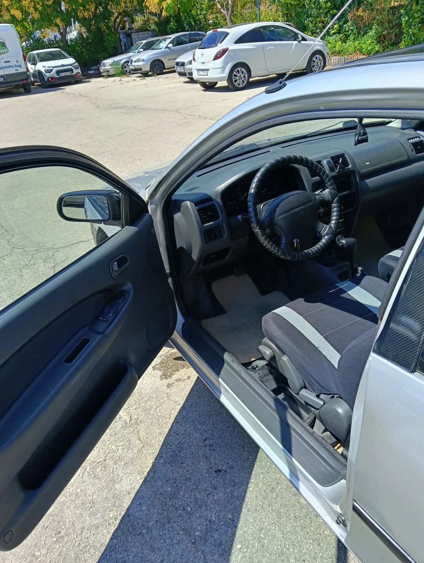 Mazda 323 1.6, снимка 4 - Автомобили и джипове - 55683199
