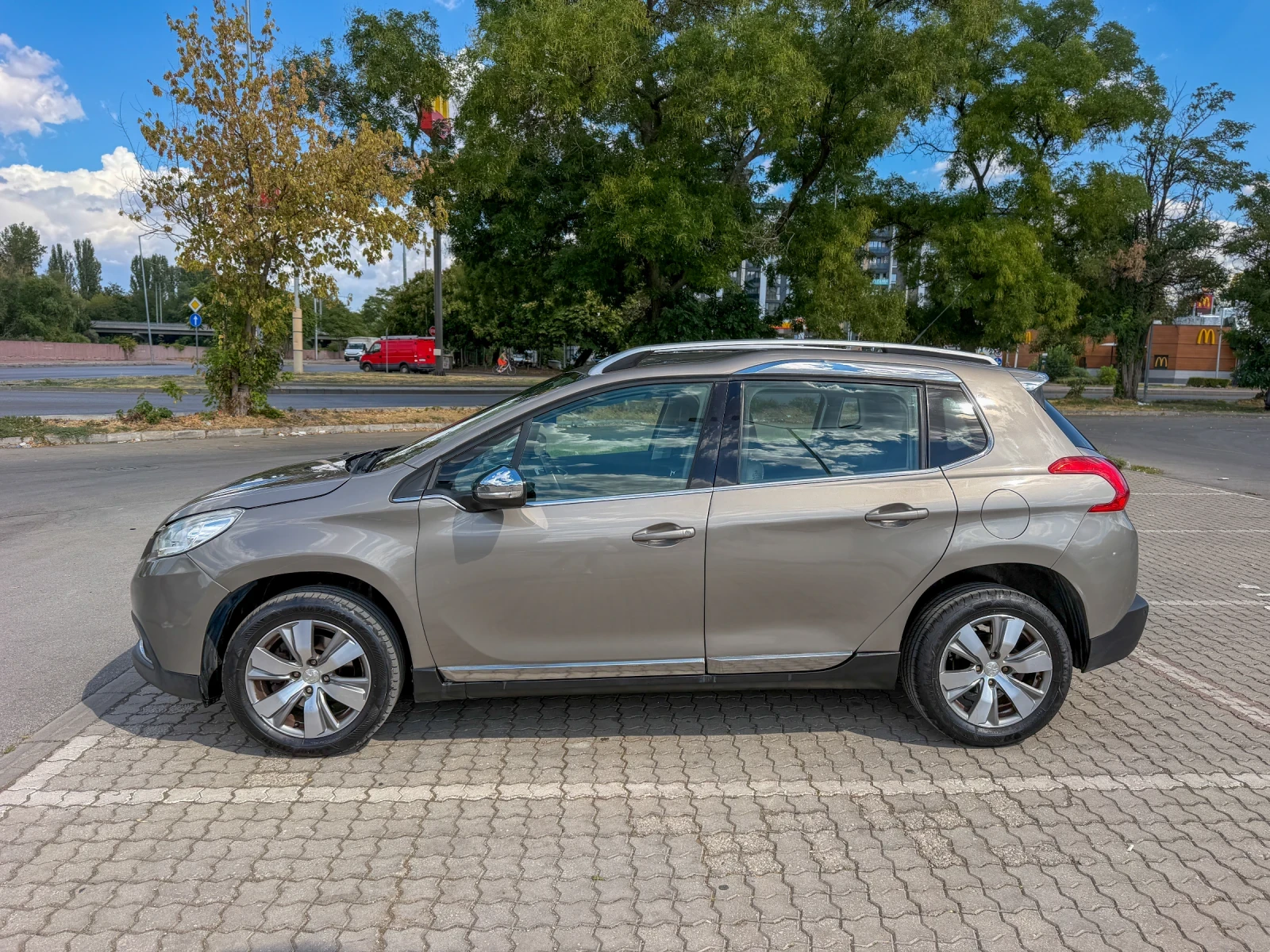Peugeot 2008 1.6HDI, снимка 4 - Автомобили и джипове - 55980030