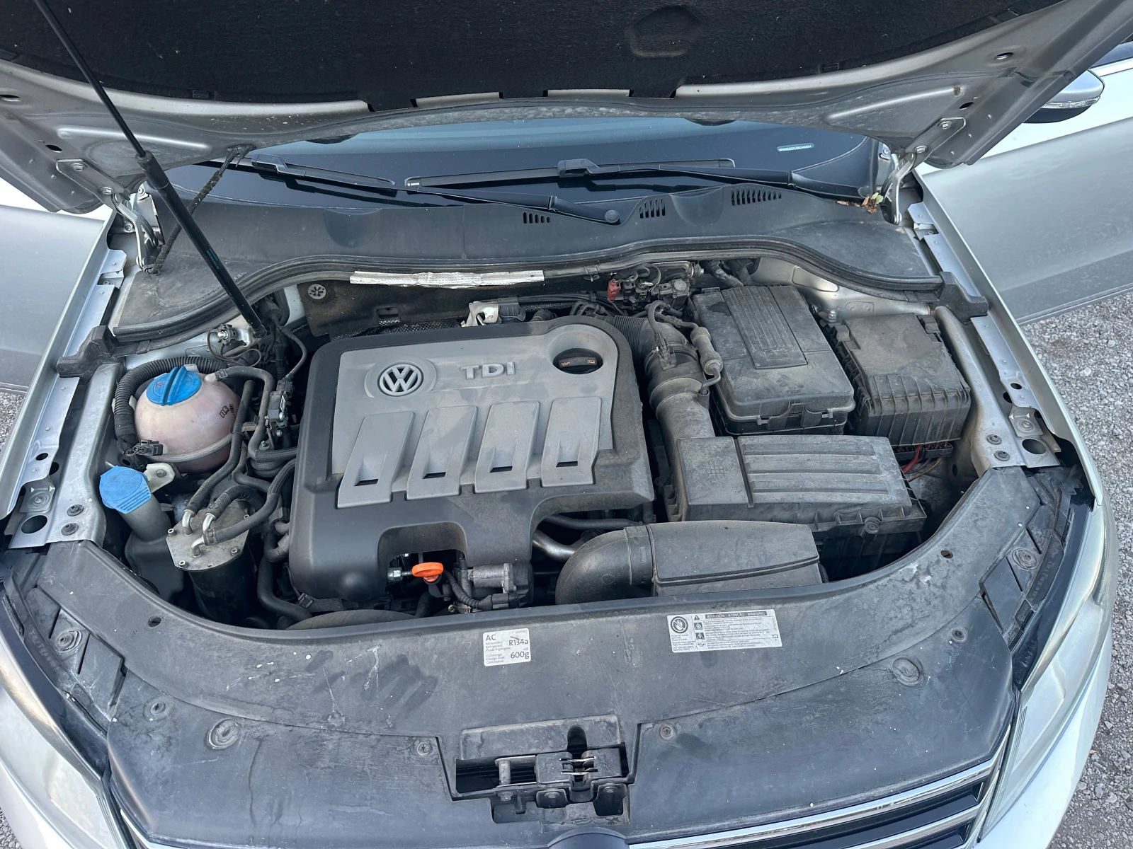 VW Passat 2.0TDI 140kc ITALIA, снимка 16 - Автомобили и джипове - 55989067