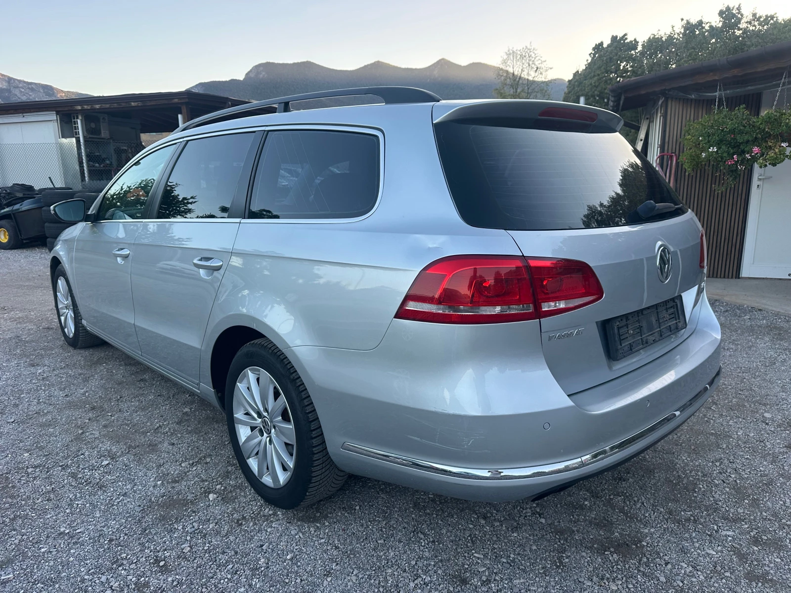 VW Passat 2.0TDI 140kc ITALIA, снимка 5 - Автомобили и джипове - 55989067