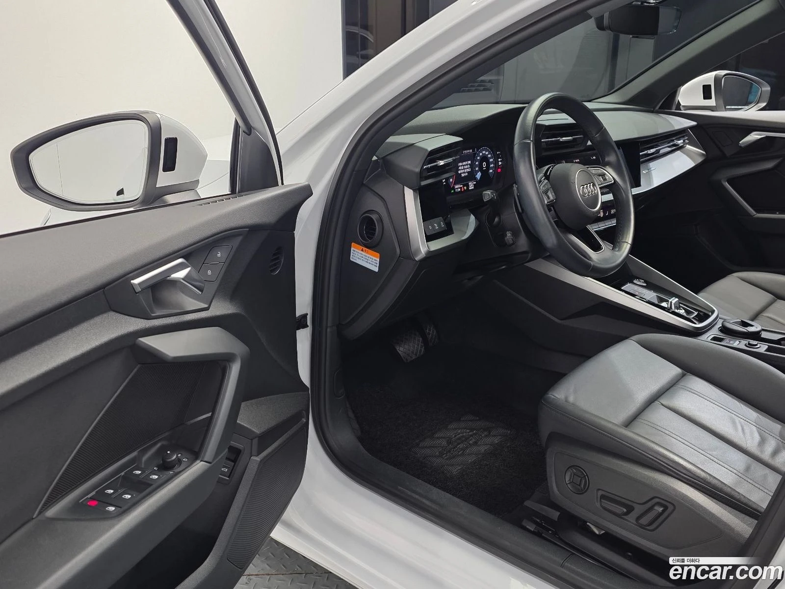 Audi A3 40 TFSI* ВКЛЮЧЕНИ ВСИЧКИ РАЗХОДИ, снимка 10 - Автомобили и джипове - 56548210