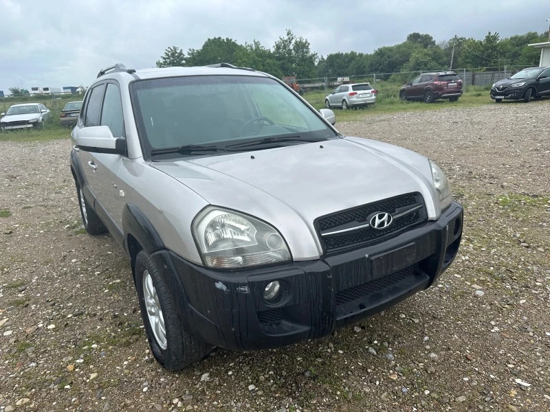 Hyundai Tucson 2.0crdi, снимка 1 - Автомобили и джипове - 45744192