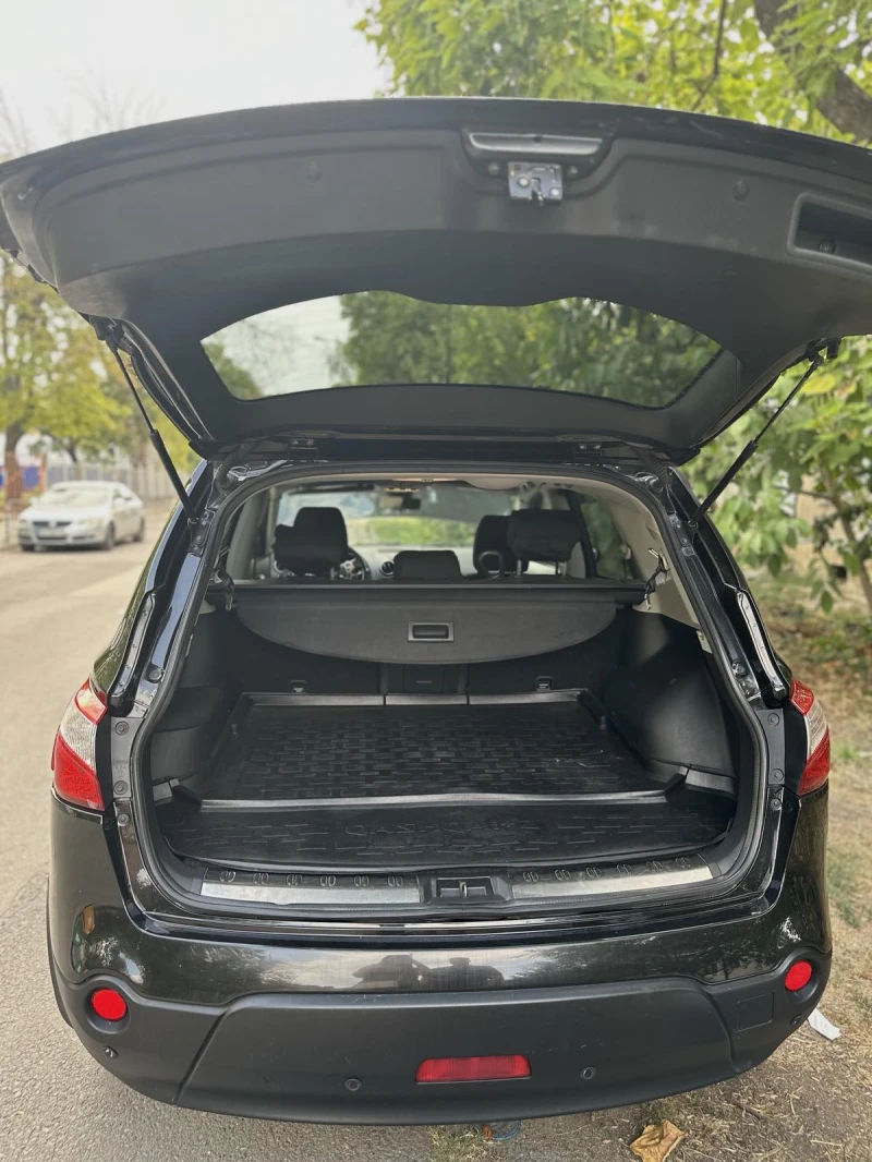 Nissan Qashqai, снимка 14 - Автомобили и джипове - 47683946