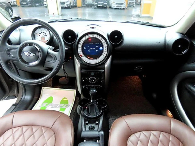 Mini Countryman D SE 2.0, снимка 11 - Автомобили и джипове - 47422644