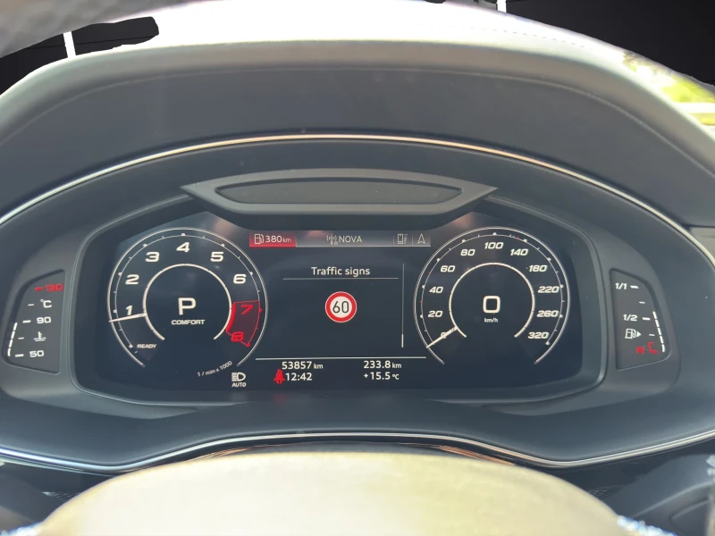 Audi RSQ8 * EXCLUSIVE* B&O 3D* Distr* 360* Pano* HUD* CERAMI, снимка 10 - Автомобили и джипове - 50305342