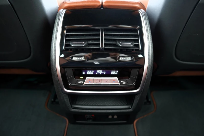 BMW X7 M50i xDrive, снимка 16 - Автомобили и джипове - 52444734