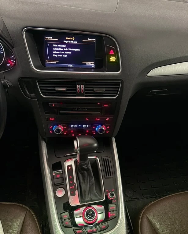 Audi Q5 * 2.0T Technik * CARFAX * ЦЕНА ДО БГ, снимка 9 - Автомобили и джипове - 52857146