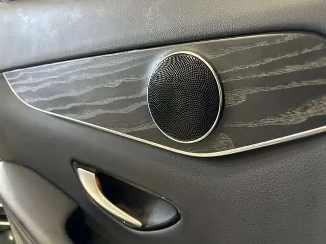 Mercedes-Benz GLC 300 * 4MATIC * МЪРТВА ТОЧКА * PANO * ПОДГРЕВ * КАМЕРА, снимка 13 - Автомобили и джипове - 54182103