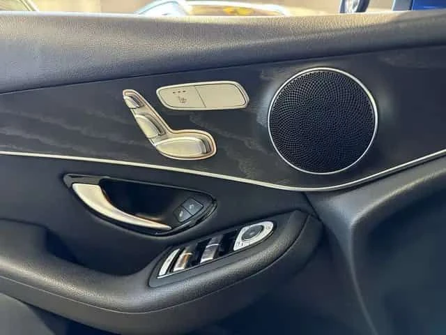 Mercedes-Benz GLC 300 * 4MATIC * МЪРТВА ТОЧКА * PANO * ПОДГРЕВ * КАМЕРА, снимка 17 - Автомобили и джипове - 54182103