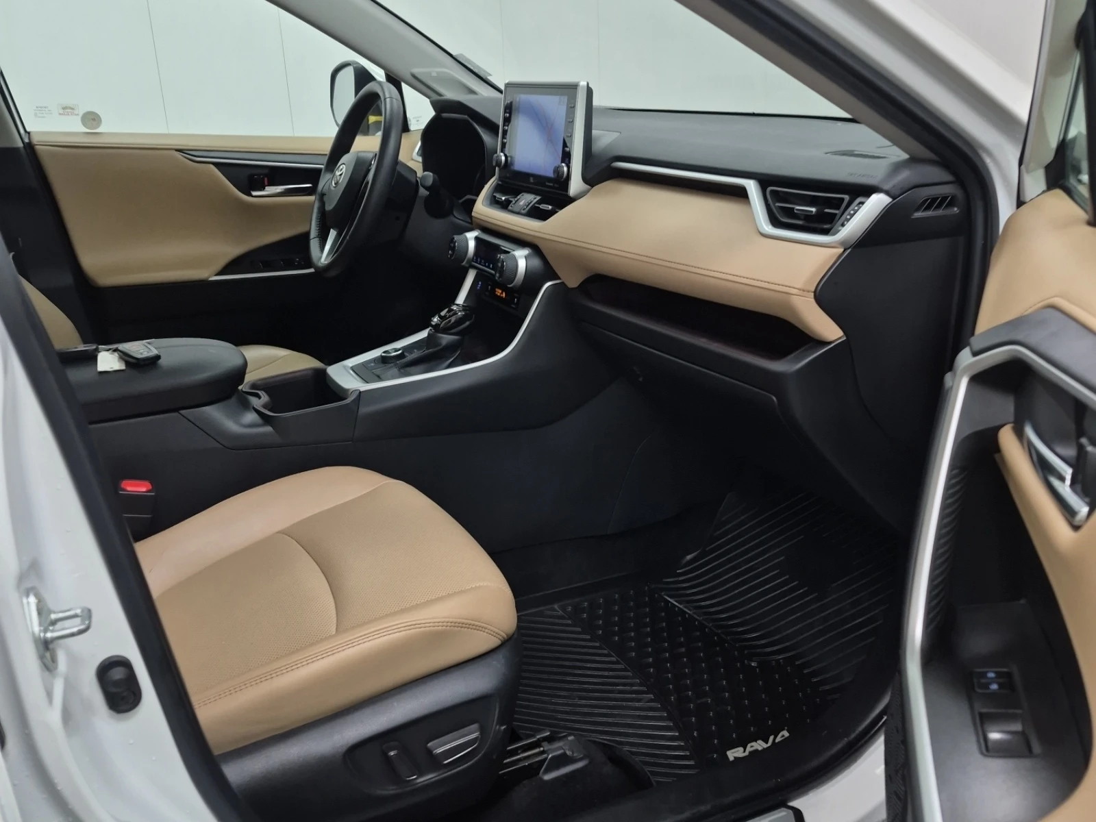 Toyota Rav4 HYBRID LIMITED * ВСИЧКИ ЕКСТРИ * ЦЕНА ДО БГ * , снимка 8 - Автомобили и джипове - 54444303