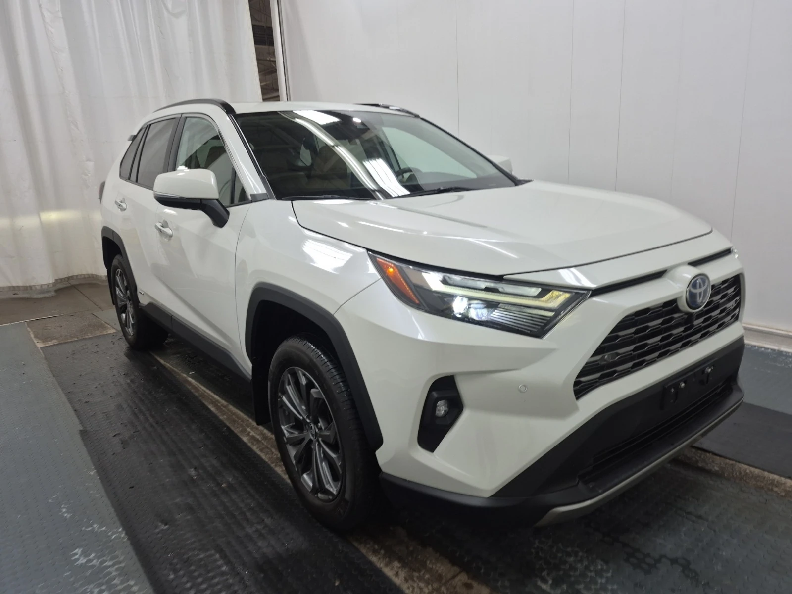 Toyota Rav4 HYBRID LIMITED * ВСИЧКИ ЕКСТРИ * ЦЕНА ДО БГ * , снимка 2 - Автомобили и джипове - 54444303