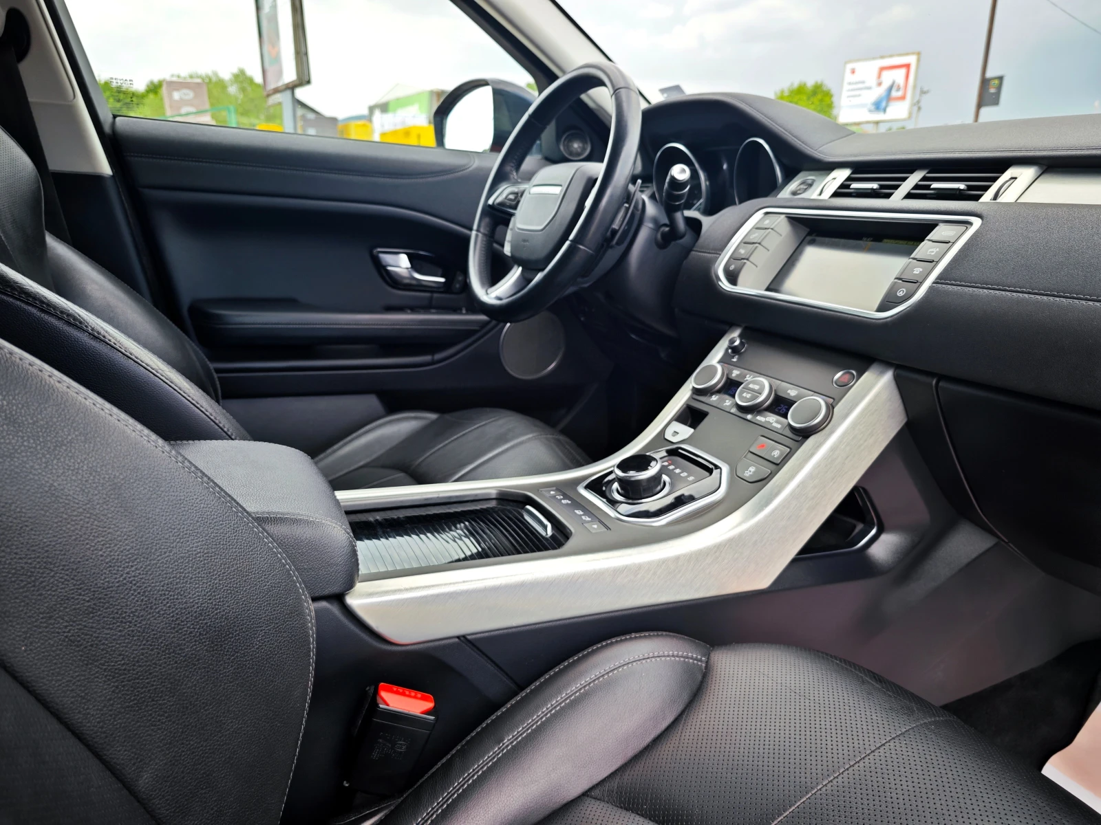Land Rover Range Rover Evoque 2.0 D, снимка 11 - Автомобили и джипове - 55326121