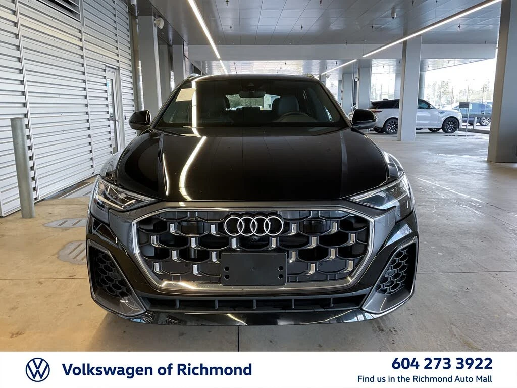 Audi Q8 55TFSI* DISTRONIC* 360* ОБДУХ* ПАНО* КРАЙНА ЦЕНА