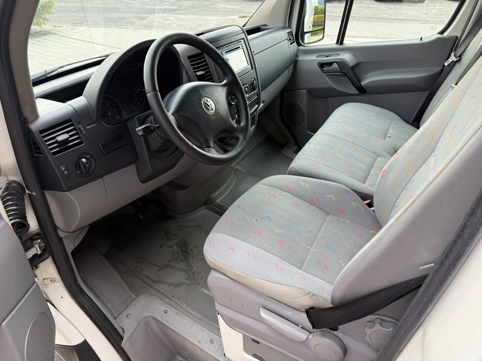 VW Crafter 2.5TDI Клима L2H2  - изображение 10