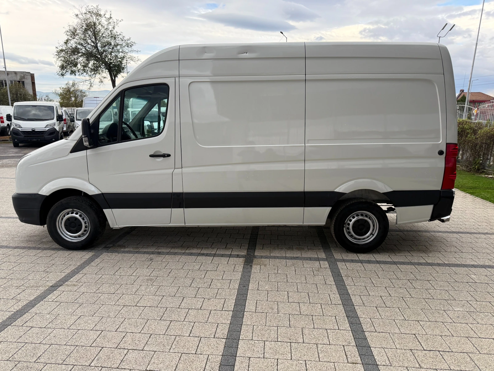 VW Crafter 2.5TDI Клима L2H2  - изображение 4
