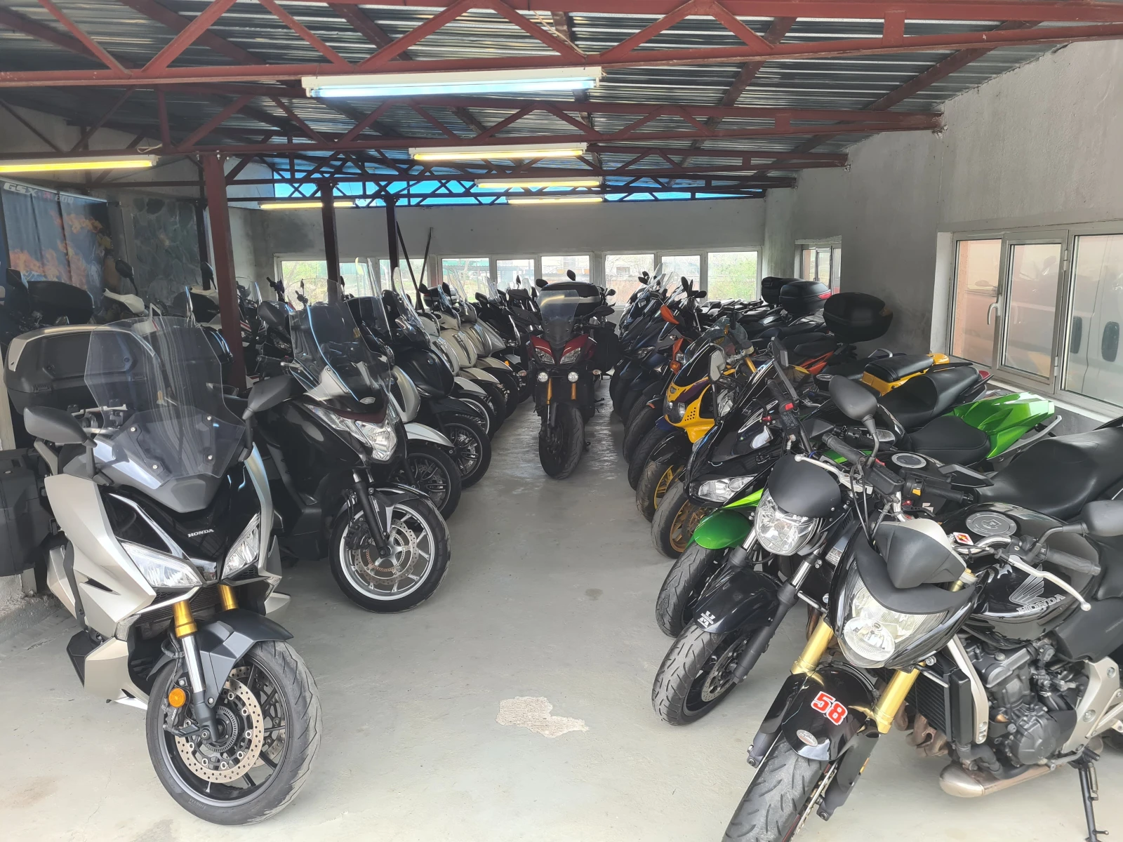 Yamaha X-max 300i ABS/TCS, снимка 6 - Мотоциклети и мототехника - 54442003