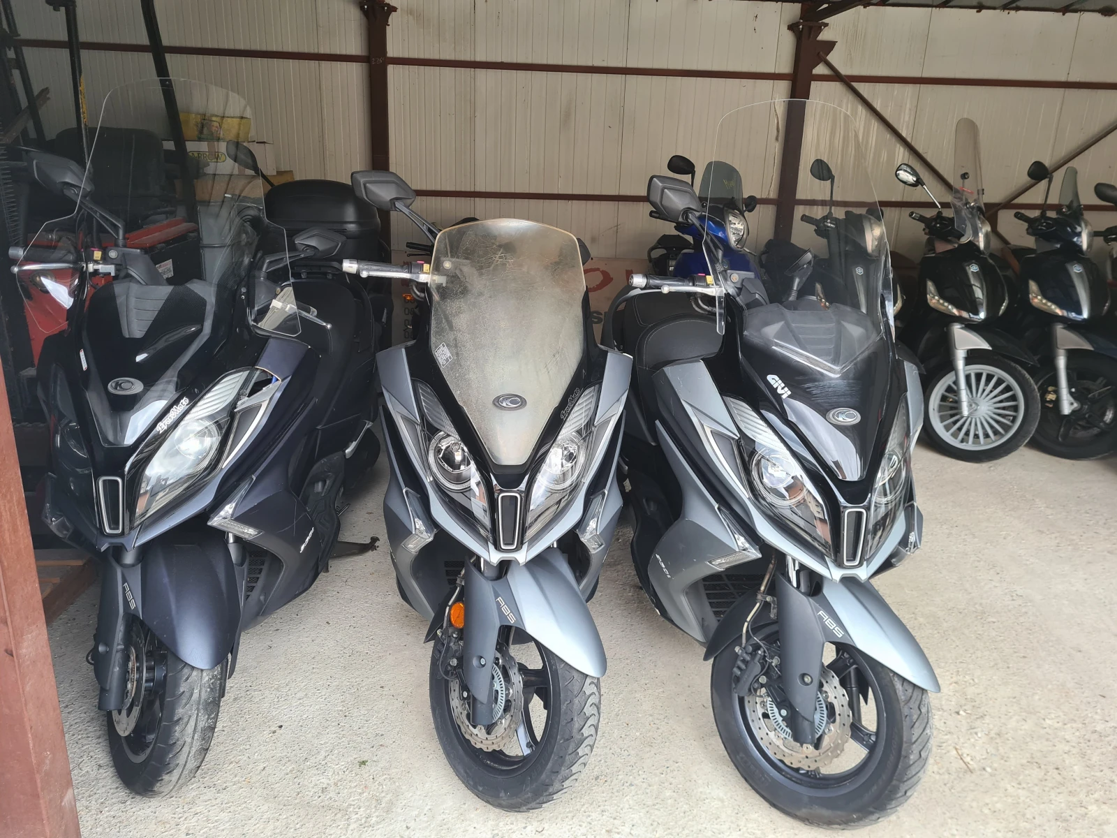 Yamaha X-max 300i ABS/TCS, снимка 10 - Мотоциклети и мототехника - 54442003