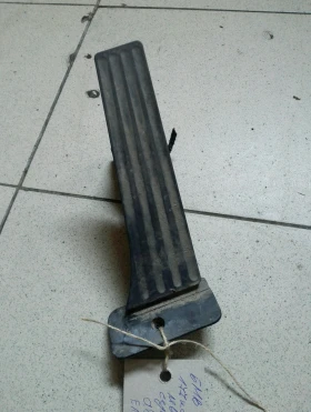Ел педал газ Бмв Е90 320д автомат