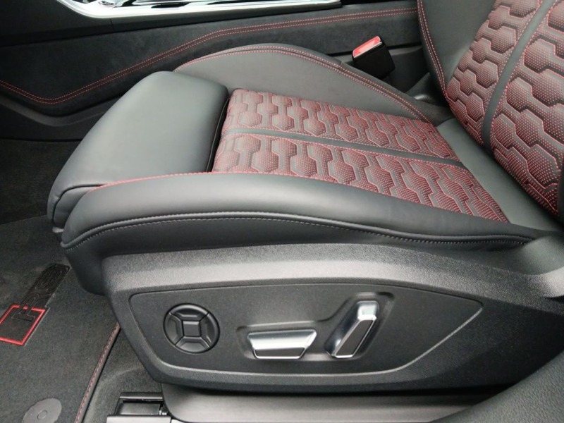 Audi Rs7 PERFORMANCE/ B&O/ MATRIX/ HEAD UP/ 360/ PANO/ 22/ , снимка 9 - Автомобили и джипове - 46085875