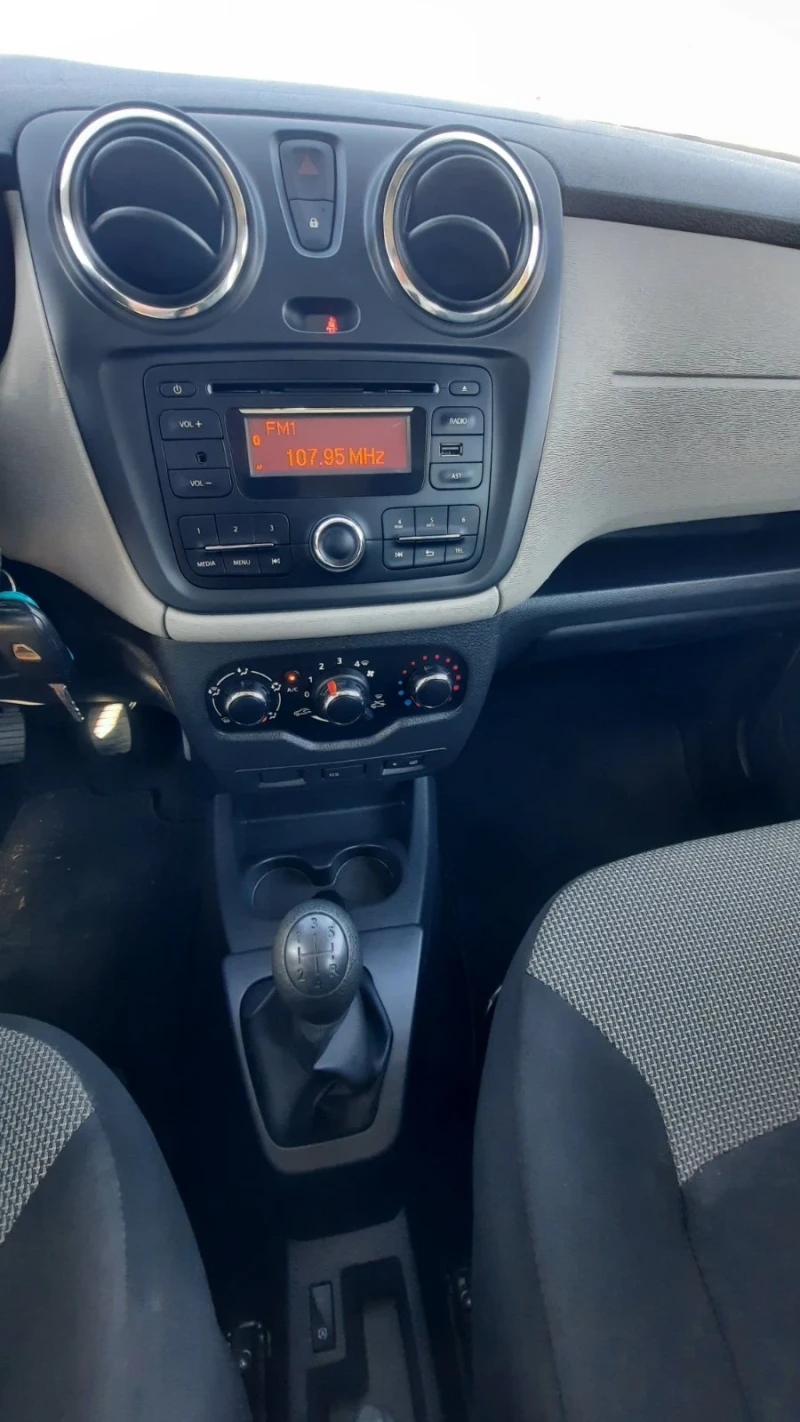 Dacia Lodgy 1.6I  6+ 1, снимка 10 - Автомобили и джипове - 47800105