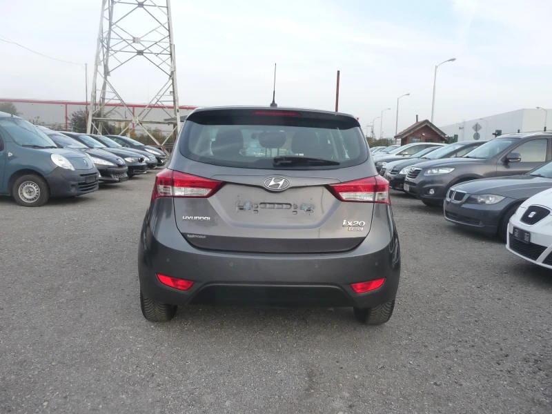 Hyundai Ix20 1.4CRDI ПЕРФЕКТЕН, снимка 6 - Автомобили и джипове - 47760659