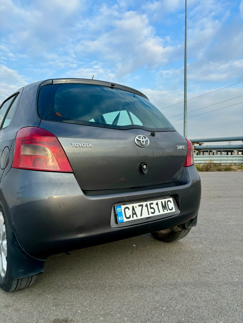 Toyota Yaris 1.3, снимка 5 - Автомобили и джипове - 48237089