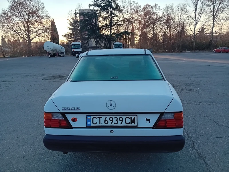 Mercedes-Benz E 200, снимка 4 - Автомобили и джипове - 48362807