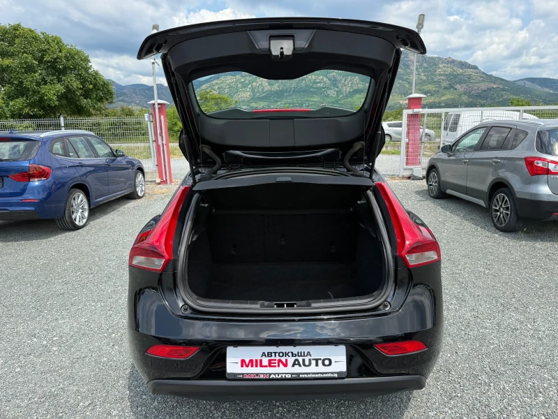 Volvo V40 (KATO НОВА), снимка 13 - Автомобили и джипове - 49728399