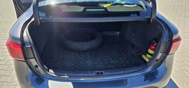 Toyota Avensis, снимка 14 - Автомобили и джипове - 52298448