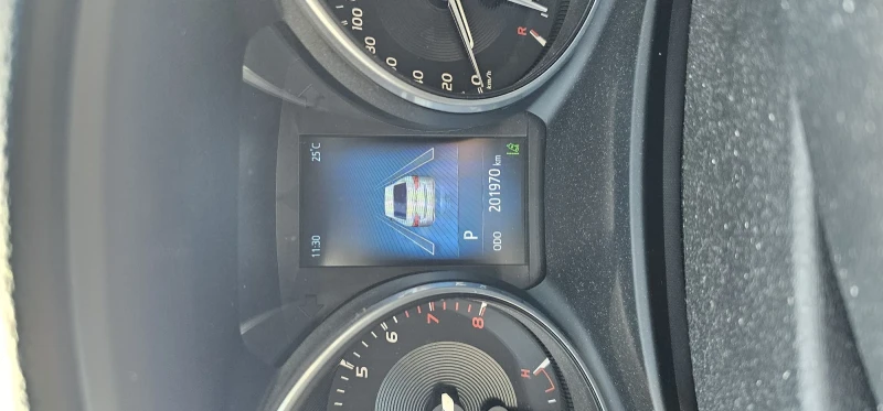 Toyota Avensis, снимка 12 - Автомобили и джипове - 52298448