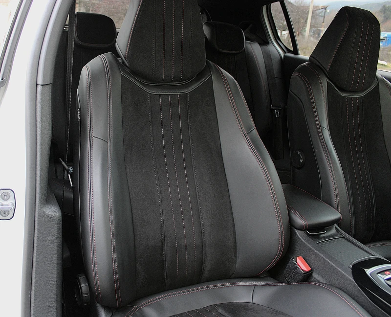 Peugeot 308 1.6HDI/GT-LINE/KAMERA/PANORAMA/DISTRONIC/FULL LED, снимка 11 - Автомобили и джипове - 53298842