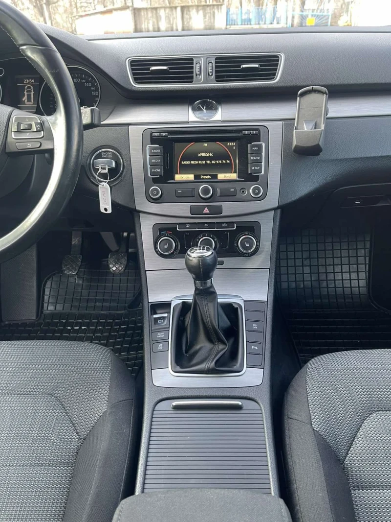 VW Passat 2.0 TDI, 140 к.с , снимка 7 - Автомобили и джипове - 53446019
