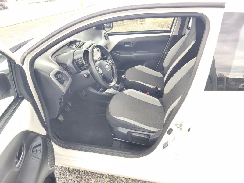 Toyota Aygo, снимка 14 - Автомобили и джипове - 53524745