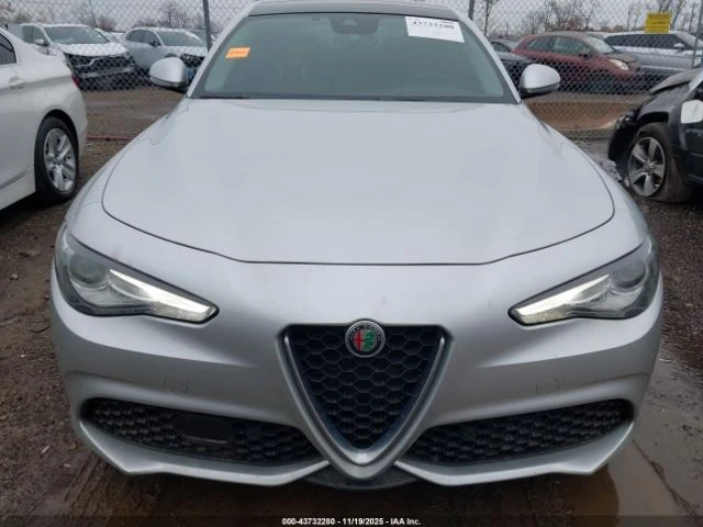 Alfa Romeo Giulia Ti AWD 280кс * Възможност за Лизинг*  - изображение 8