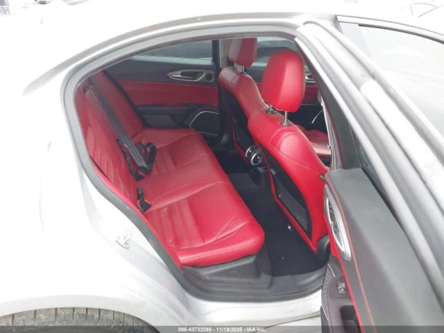 Alfa Romeo Giulia Ti AWD 280кс * Възможност за Лизинг* , снимка 12 - Автомобили и джипове - 52663459