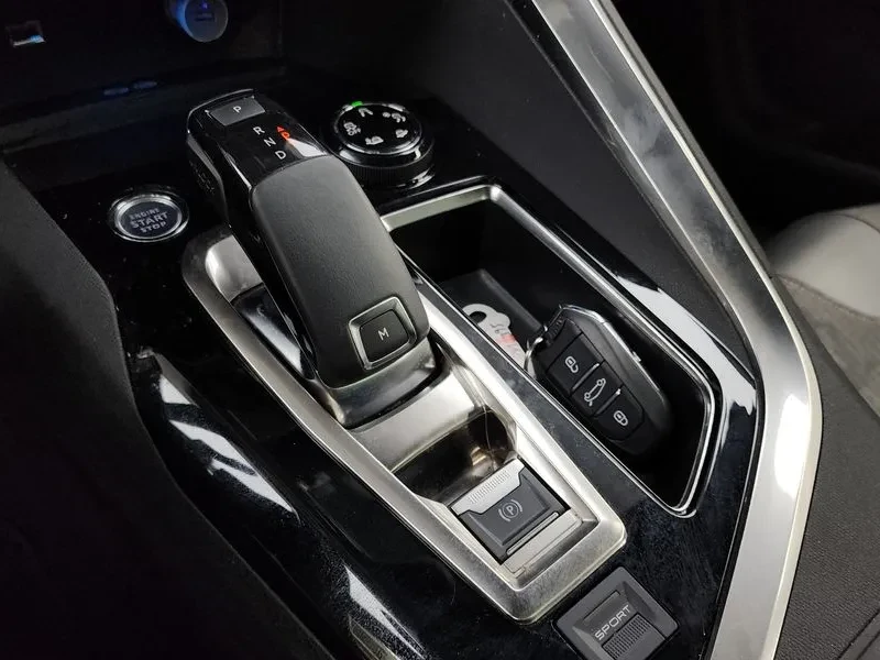 Peugeot 3008 1.5 BlueHDI GT - САМО 30% АВАНС, снимка 17 - Автомобили и джипове - 55987599