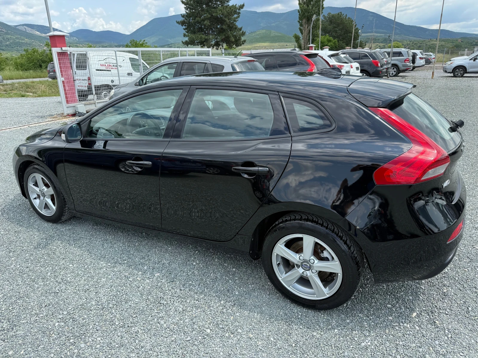 Volvo V40 (KATO НОВА) - изображение 9