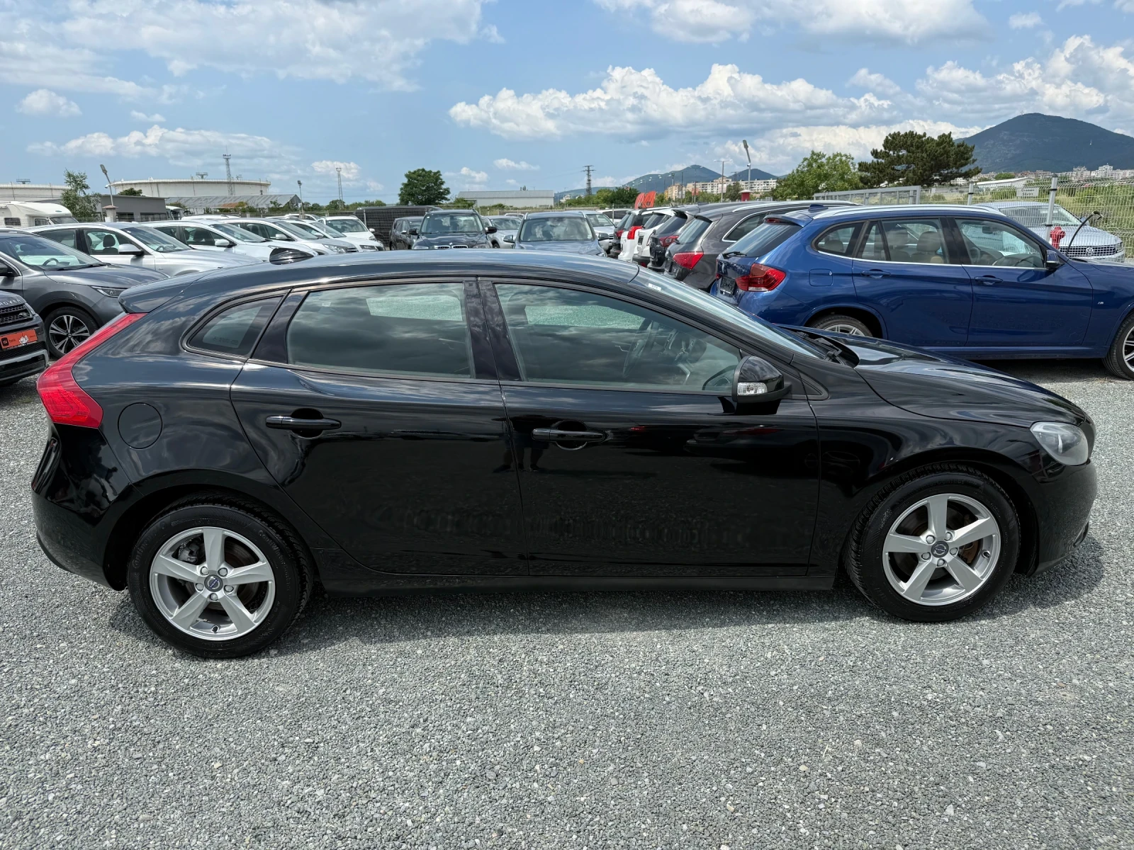 Volvo V40 (KATO НОВА) - изображение 4