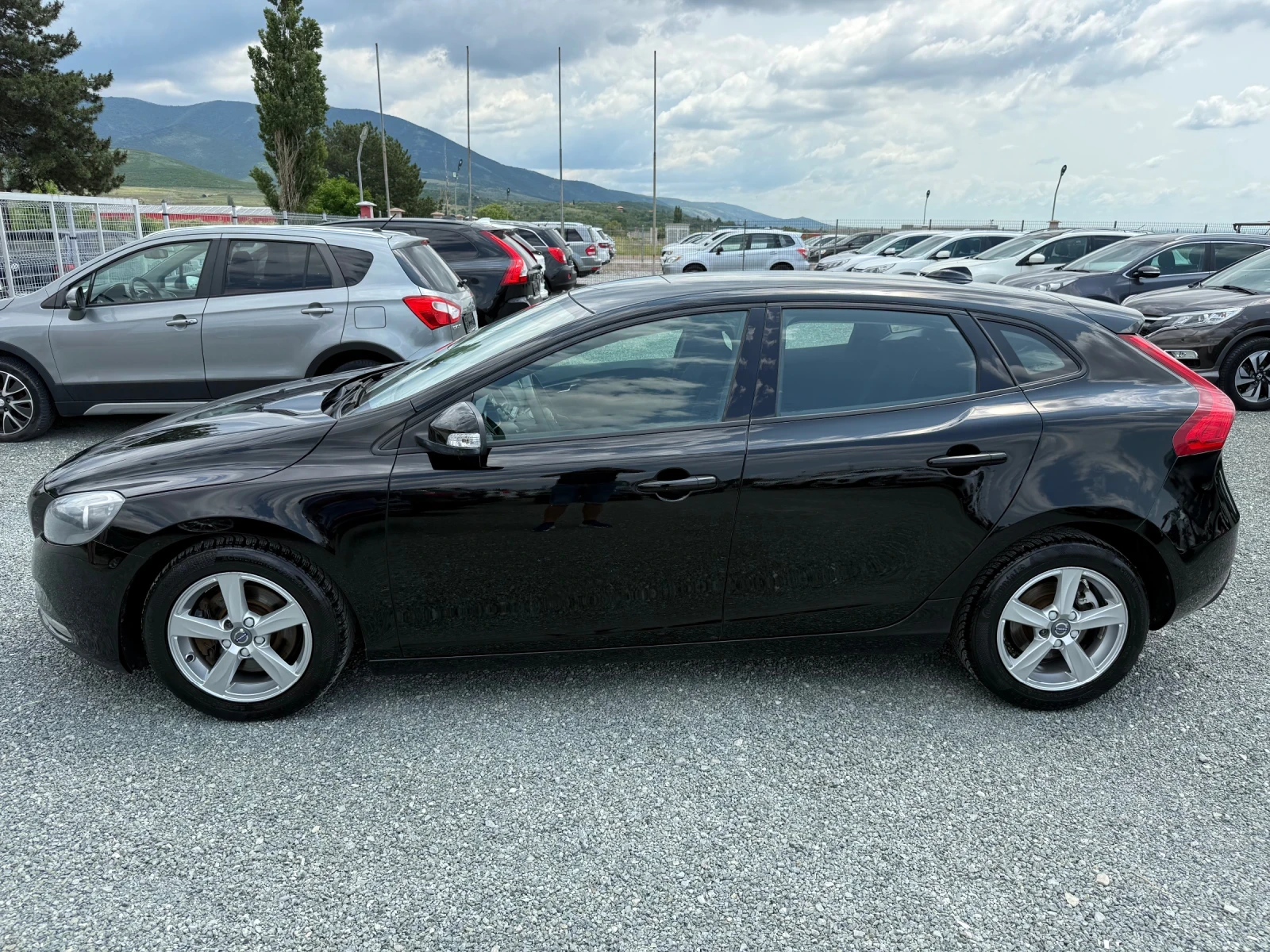 Volvo V40 (KATO НОВА) - изображение 10