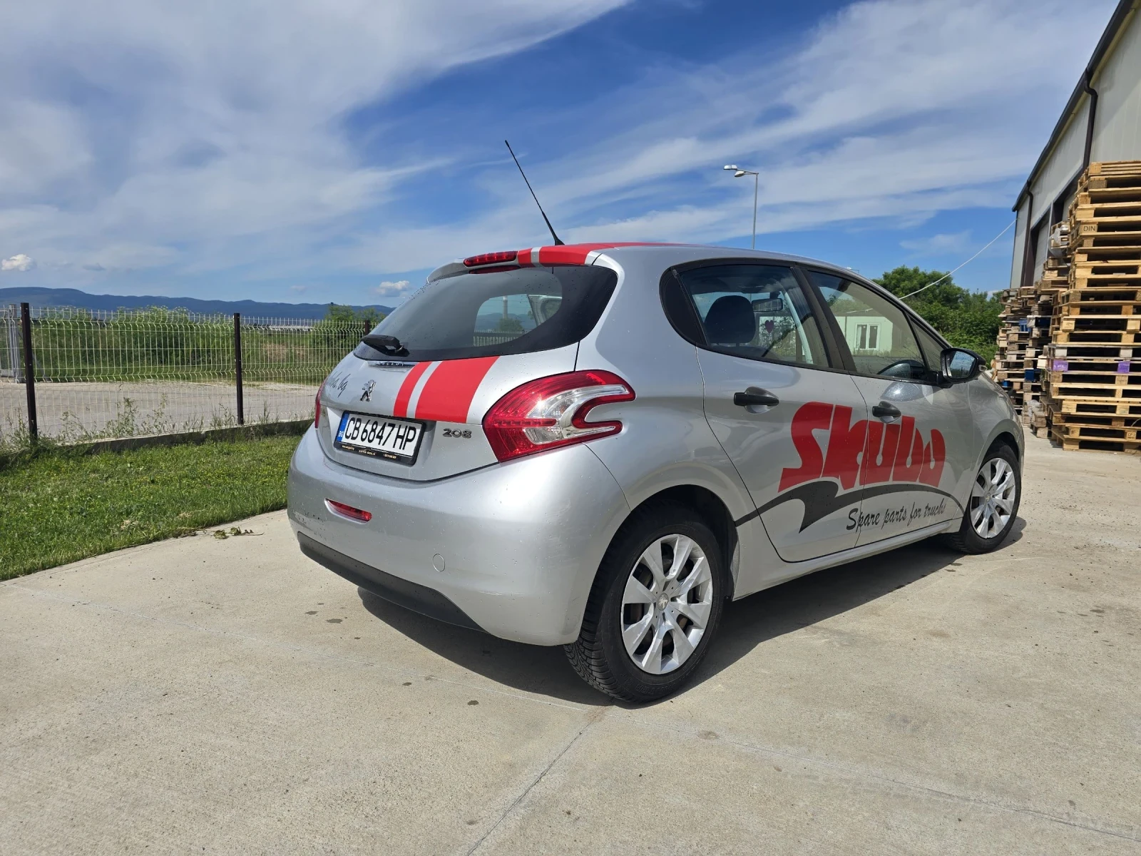 Peugeot 208 1.4 HDI/N1 - изображение 2