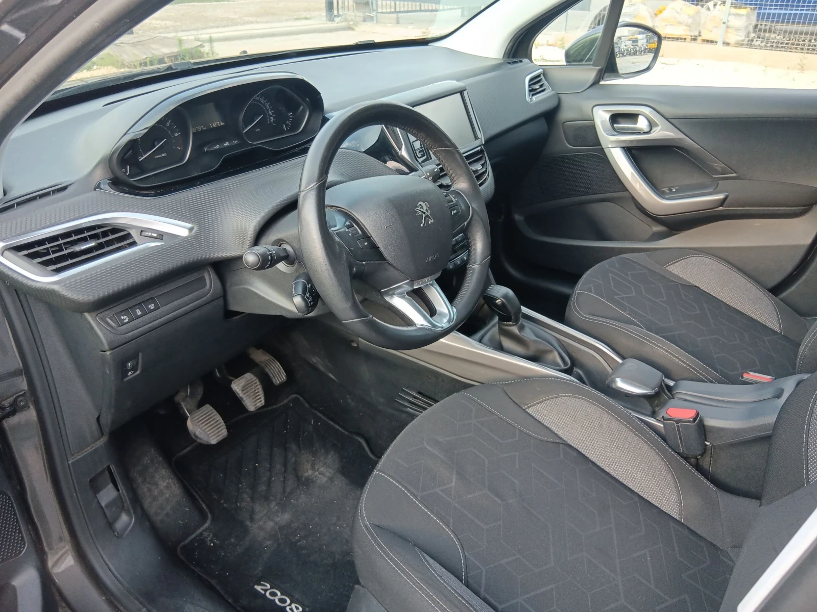 Peugeot 2008 1.2i PureTech  - изображение 9