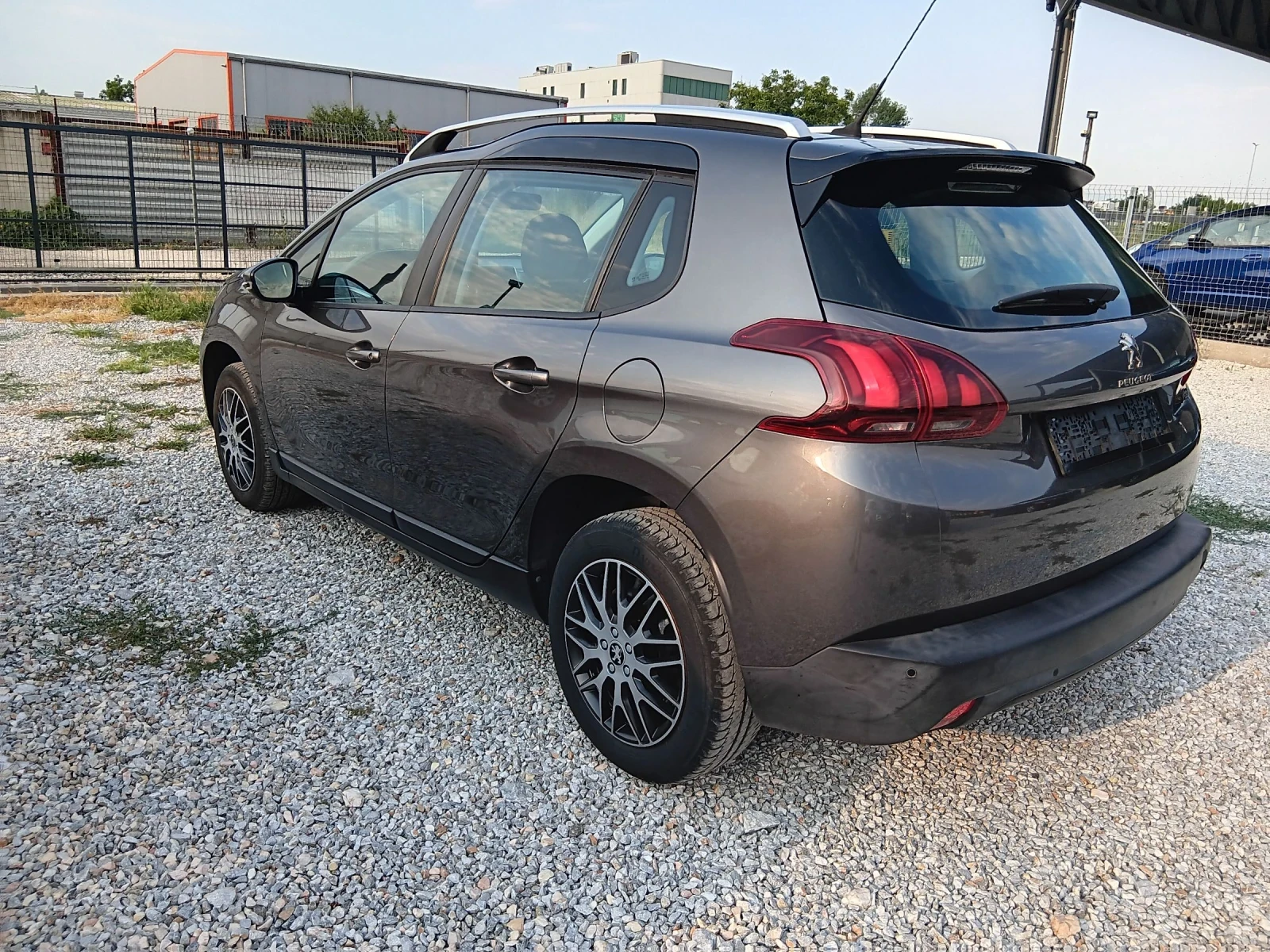 Peugeot 2008 1.2i PureTech  - изображение 4