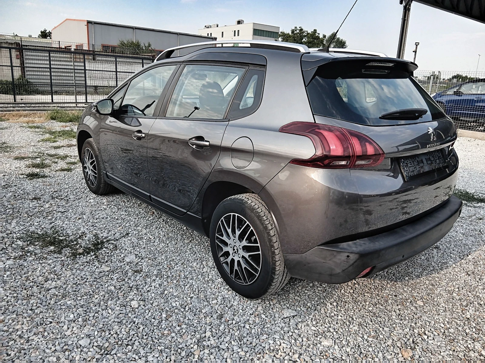 Peugeot 2008 1.2i PureTech  - изображение 4