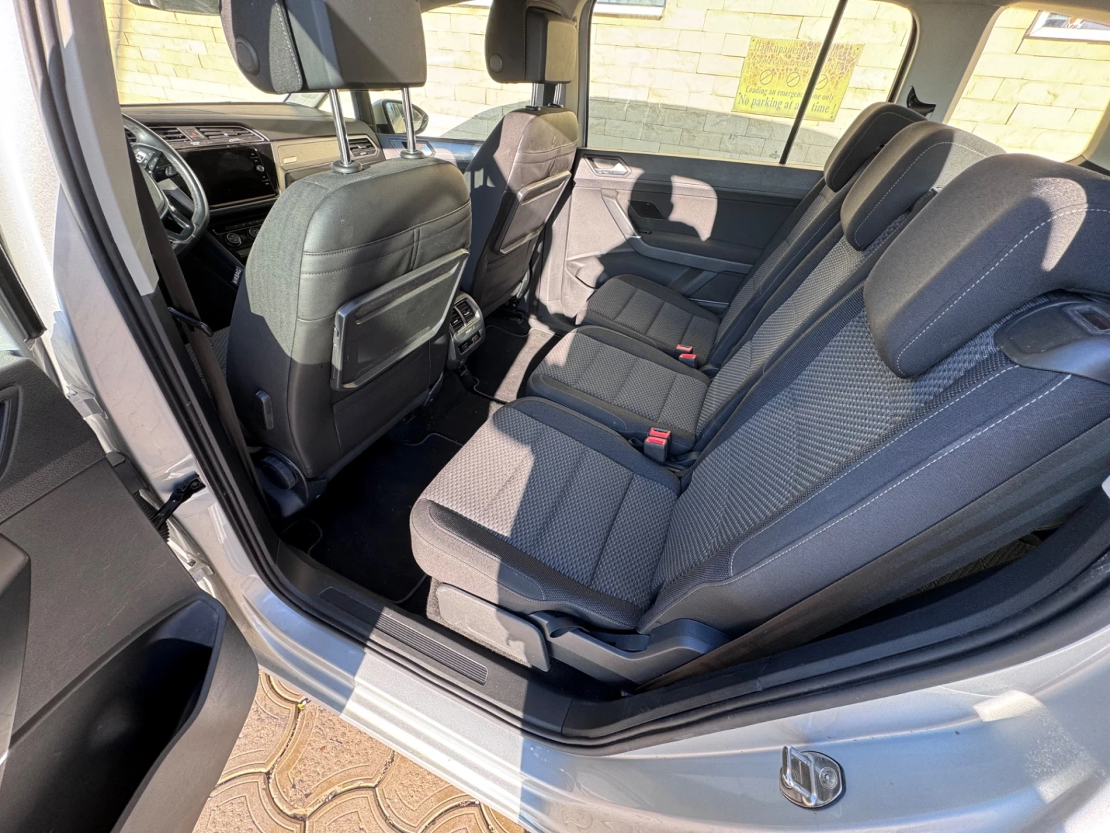 VW Touran 6+ 1 1.5 TSI / Реални километри - изображение 6