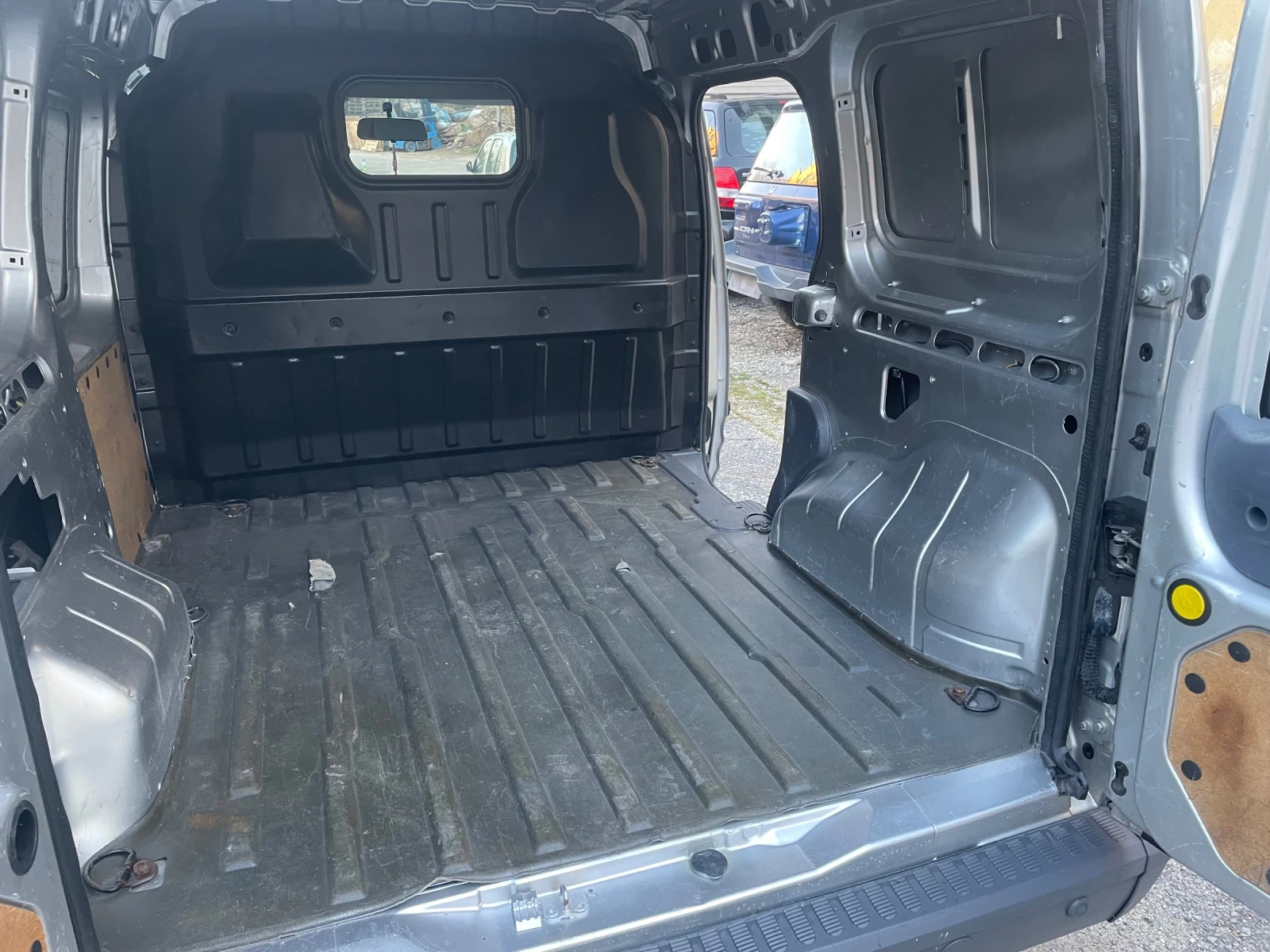 Ford Connect 1.8 110 кс клима топ състояние, снимка 11 - Автомобили и джипове - 53748696