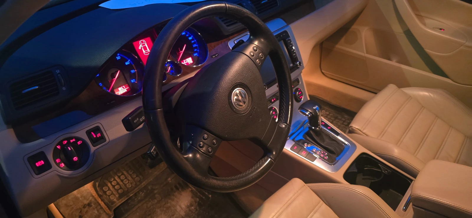 VW Passat 3.2 V6 4motion, снимка 9 - Автомобили и джипове - 53974437