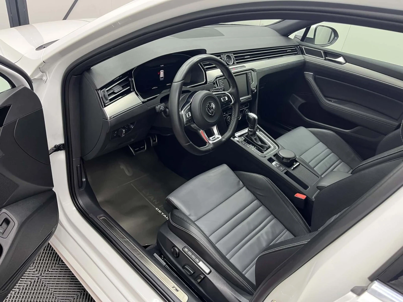 VW Passat 2.0TDI Bi-Turbo 3xR-Line 4Motion 184500�� | Mobile.bg � ����������� 2