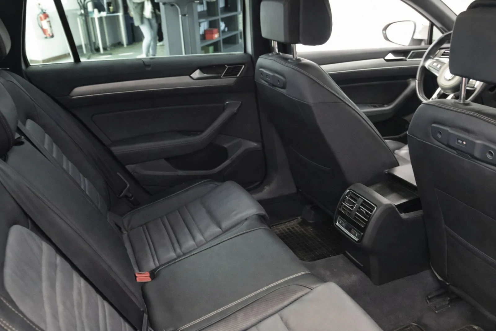 VW Passat 2.0TDI Bi-Turbo 3xR-Line 4Motion 184500�� | Mobile.bg � ����������� 6