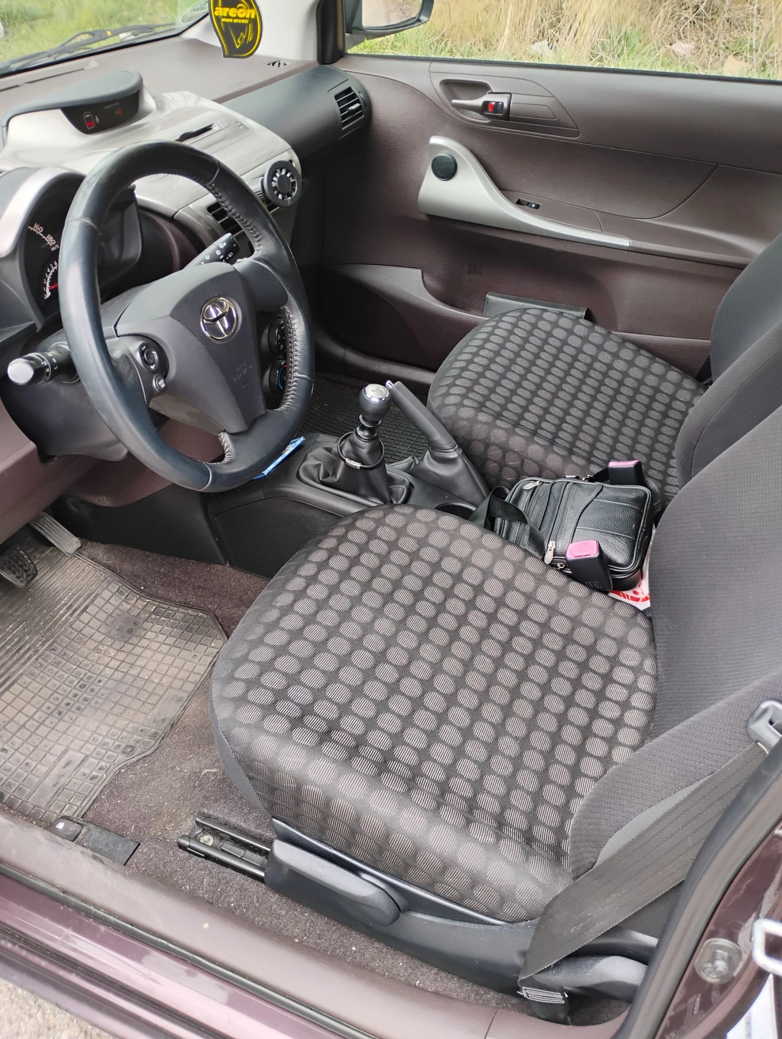 Toyota IQ, снимка 9 - Автомобили и джипове - 54364866